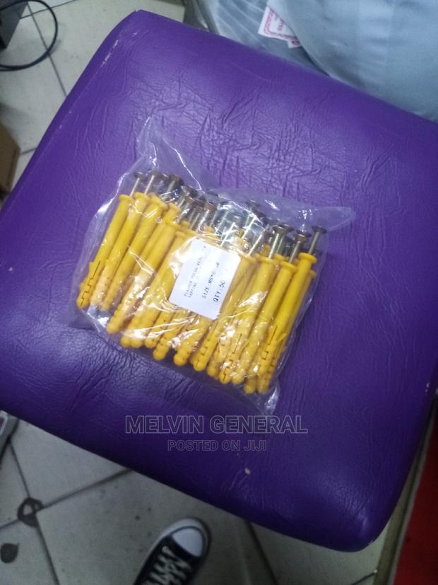 Wallplugs and Screws M8*80mm