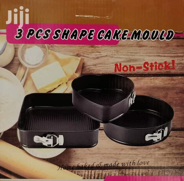 3pcs Different Shapes Baking Trays - main view