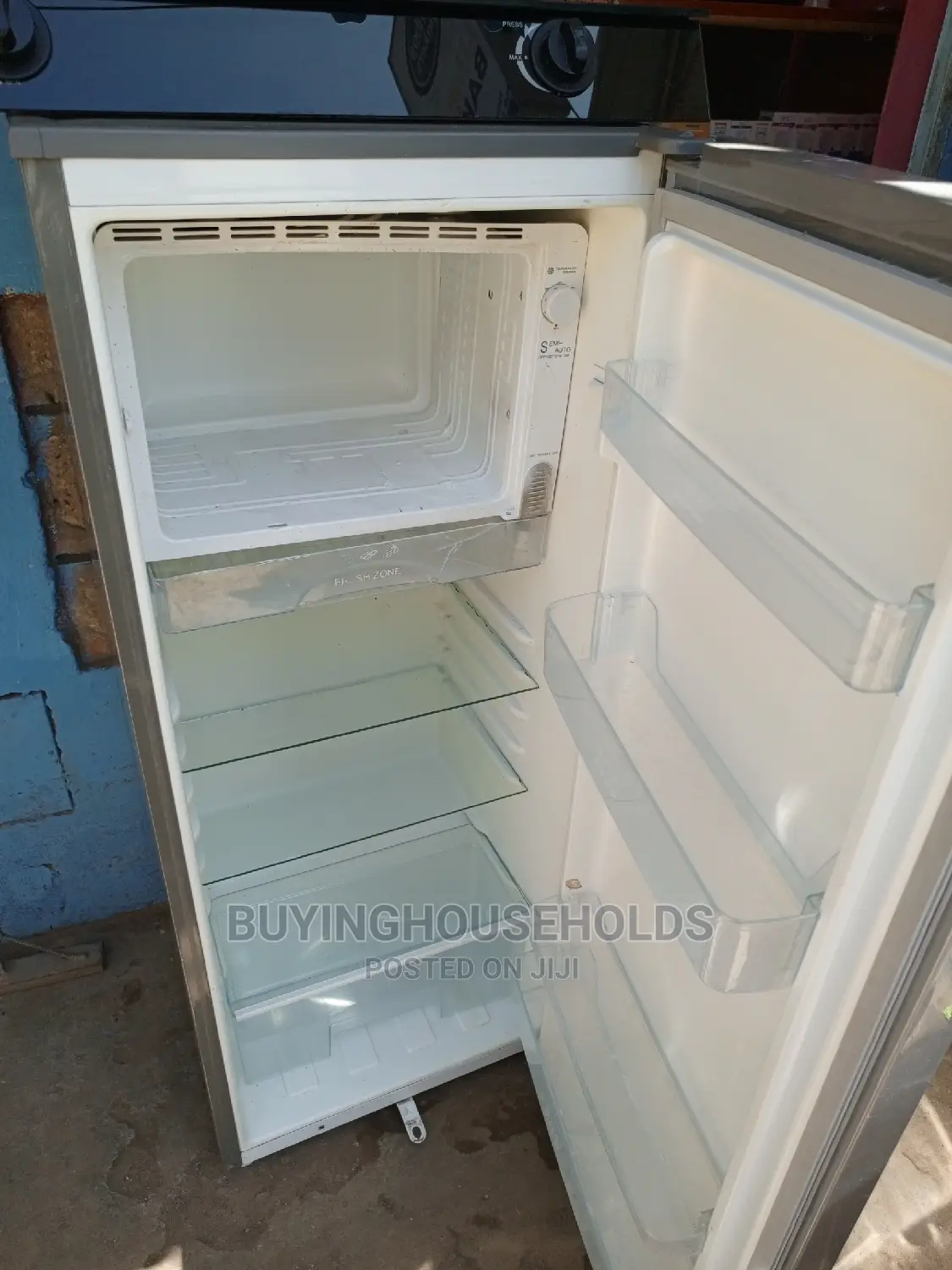 Von Hotpoint 220L Fridge