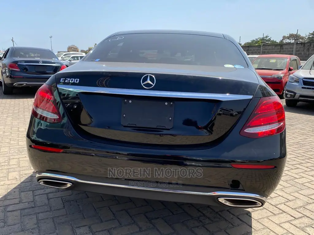 Mercedes-Benz E200 2017 Black