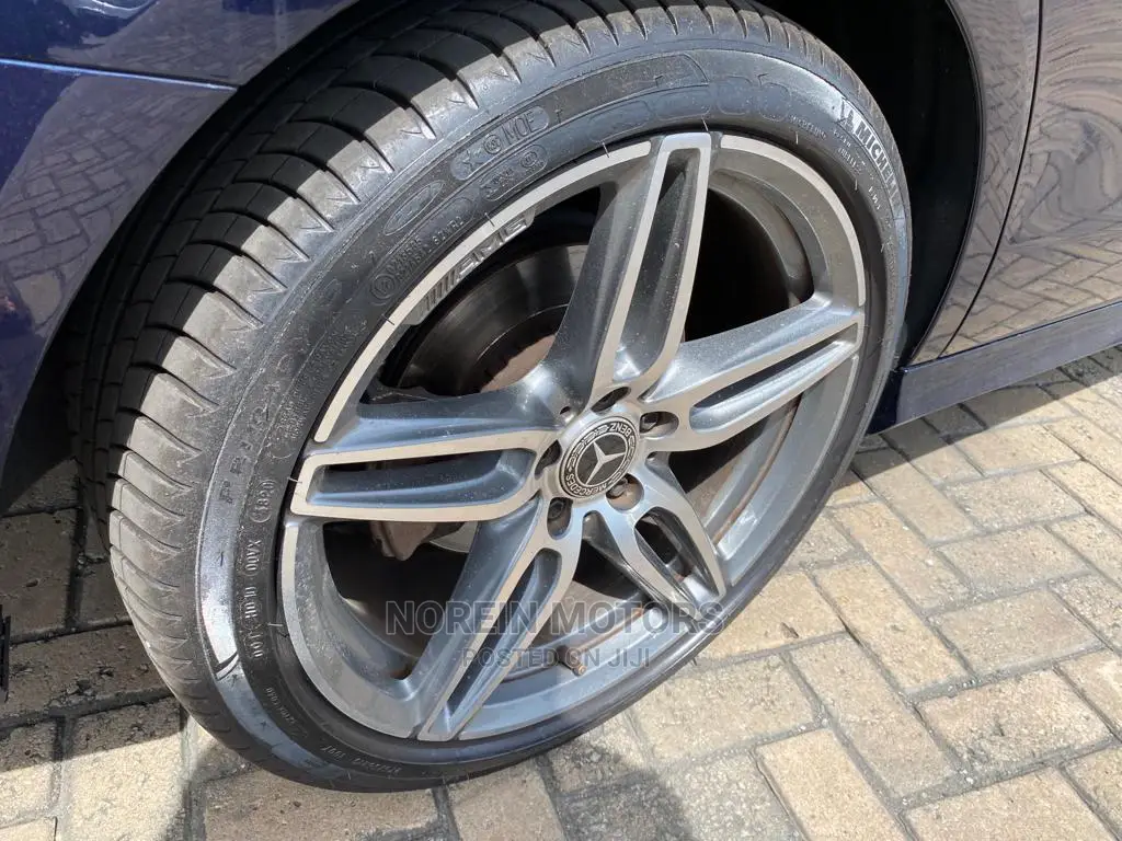 Mercedes-Benz E200 2017 Blue