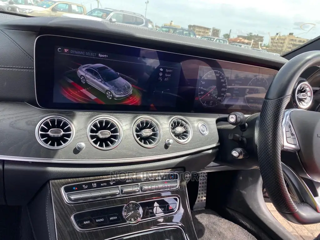 Mercedes-Benz E200 2017 Blue
