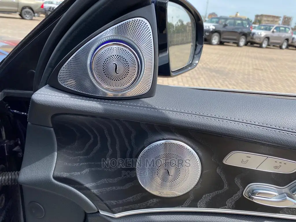 Mercedes-Benz E200 2017 Blue