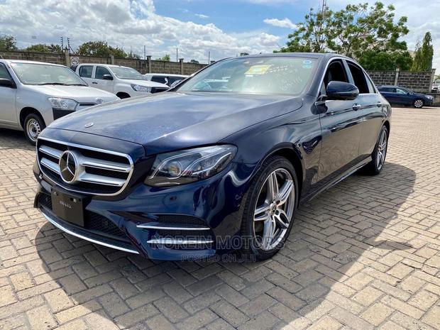 Mercedes-Benz E200 2017 Blue - main view