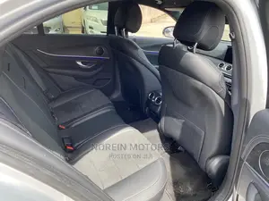 Mercedes-Benz E200 2016 Silver