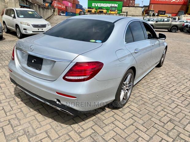 Mercedes-Benz E200 2016 Silver - thumbnail 3