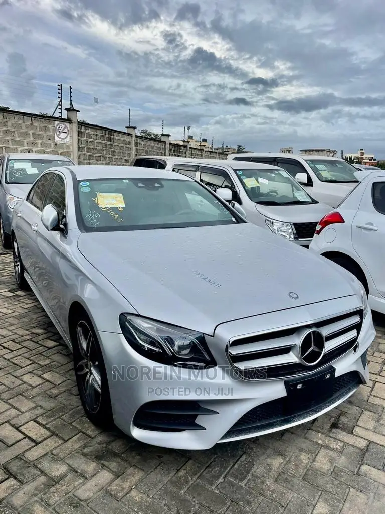 Mercedes-Benz E200 2016 Silver