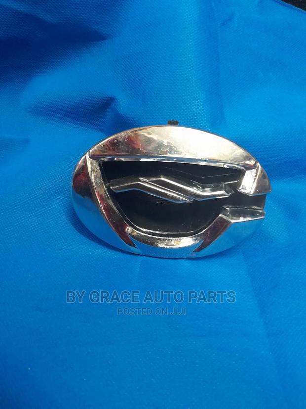 Front Grill Logo/Emblem for NZE/Fielder