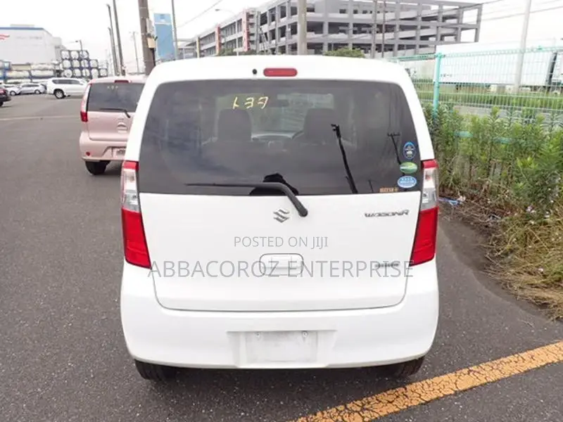 Suzuki Wagon 2015 White