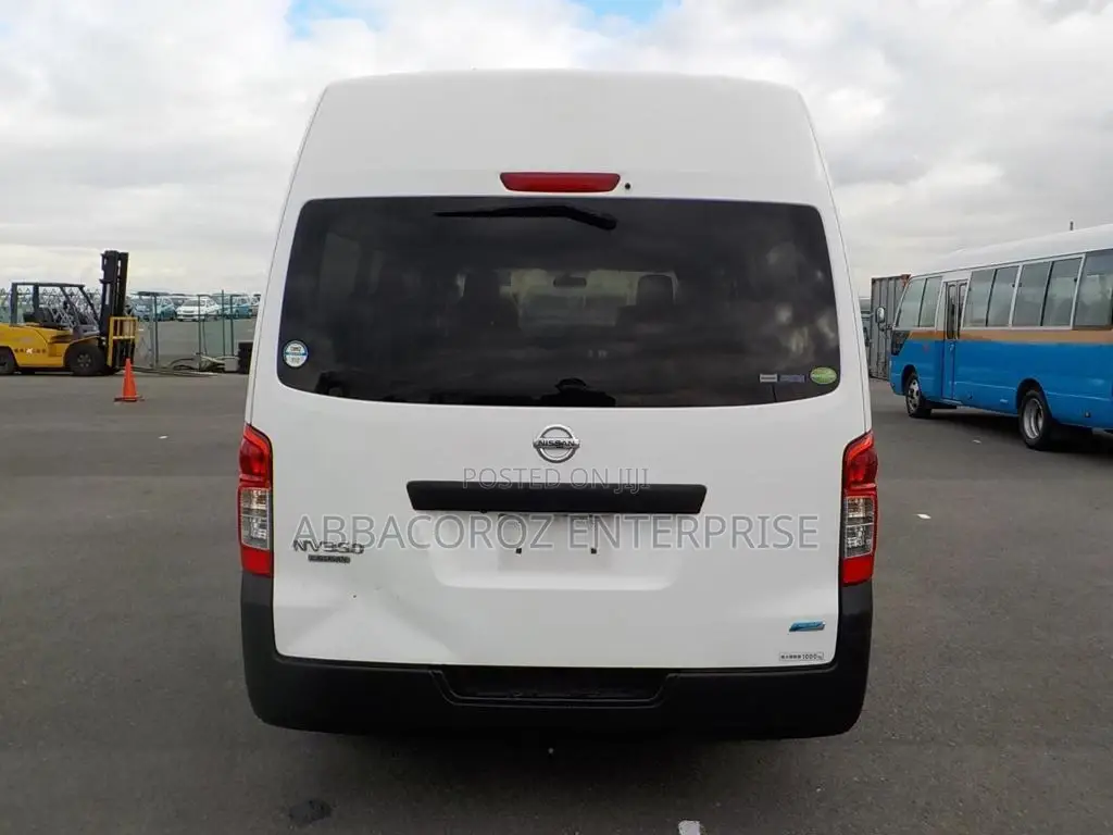 Nissan Caravan (Urvan) 2016 White