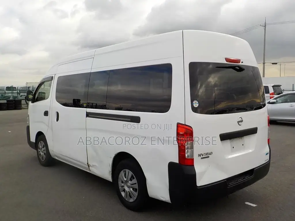 Nissan Caravan (Urvan) 2016 White