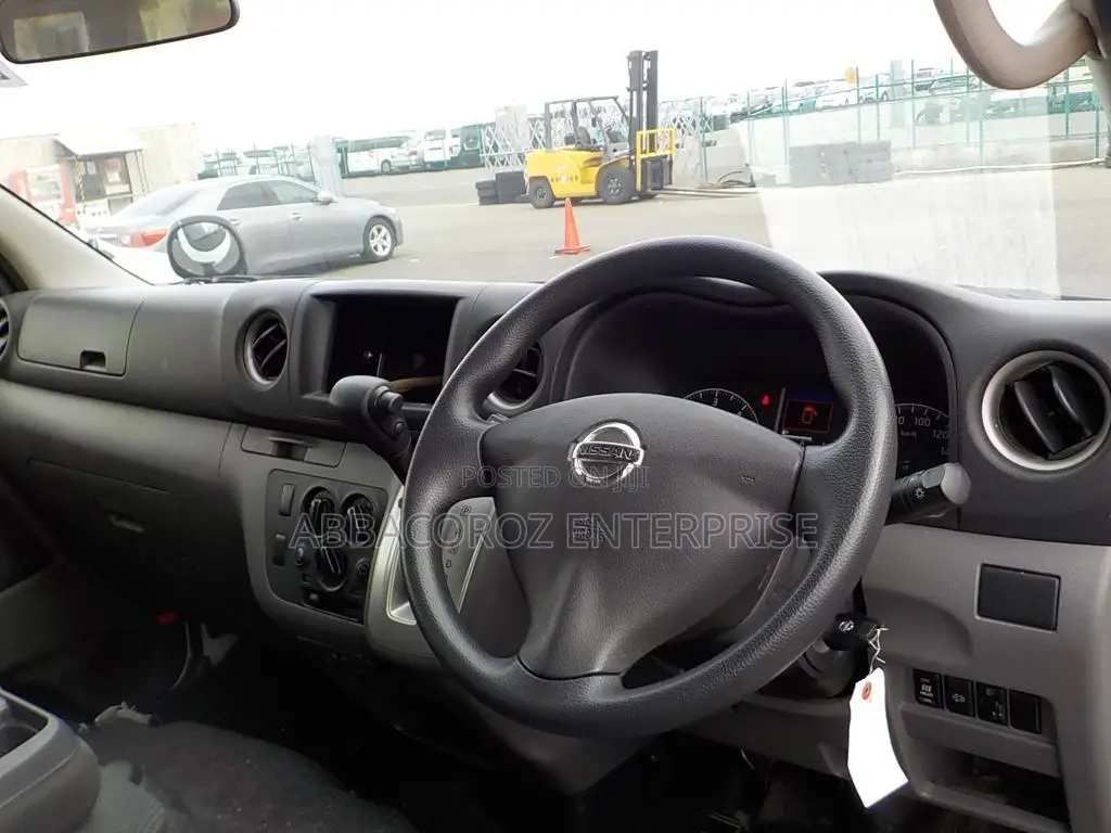 Nissan Caravan (Urvan) 2016 White