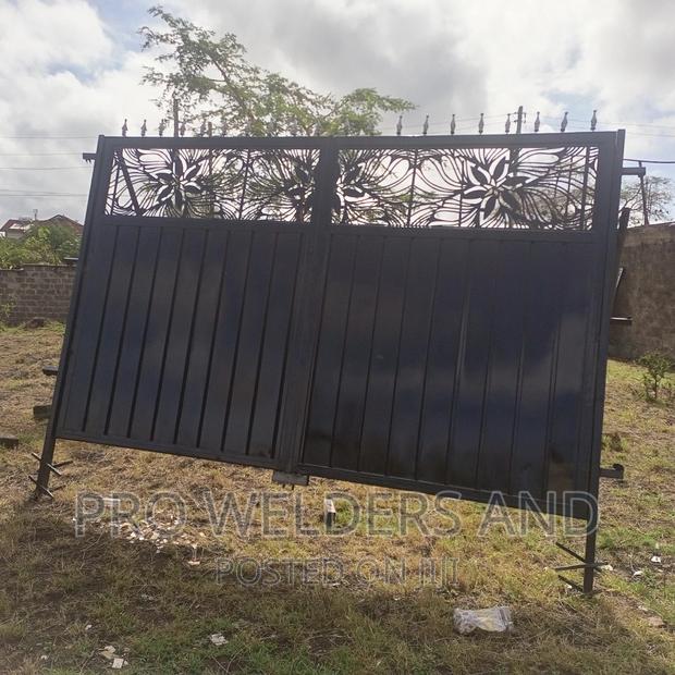 Modern Design Gates and Automation - main view