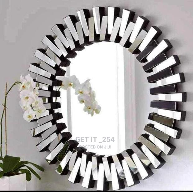 Round Cerrated Decor Mirror