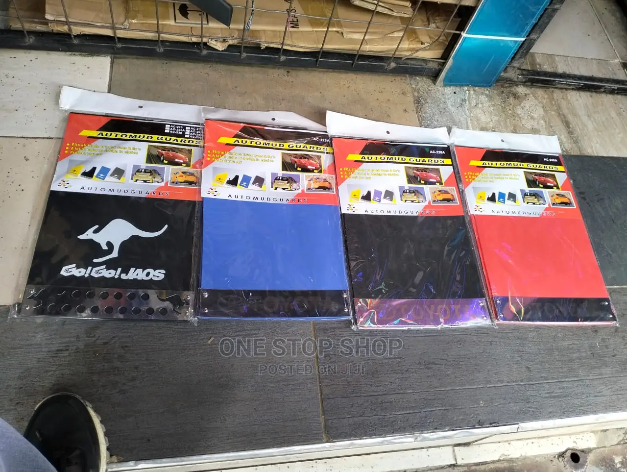 Kangaroo Universal Mudflaps 4pcs (Black,Red, Blue)