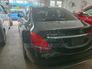 Mercedes-Benz C200 2016 Black
