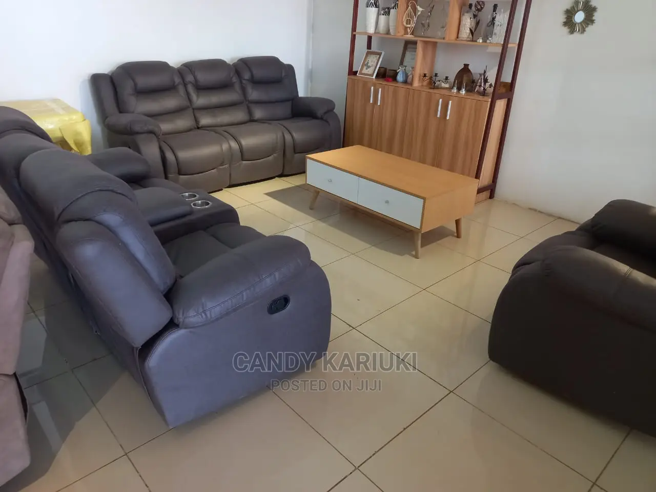 Elegant Reccliner Sofa Set