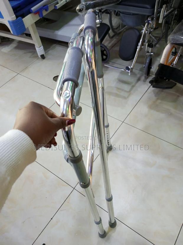 Foldable Walking Frame Without Wheels. - thumbnail 2