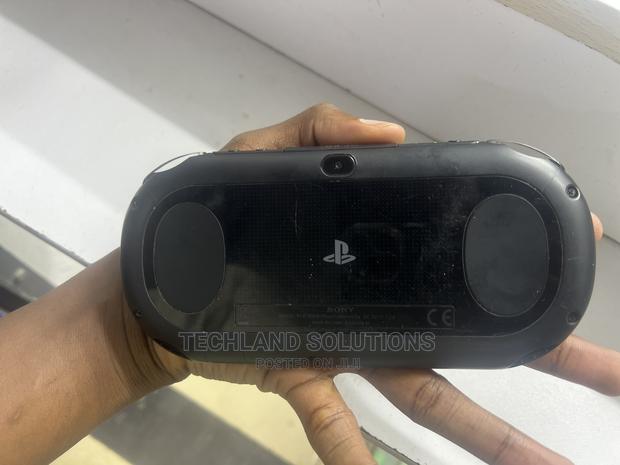 Chipped Psvita - thumbnail 2