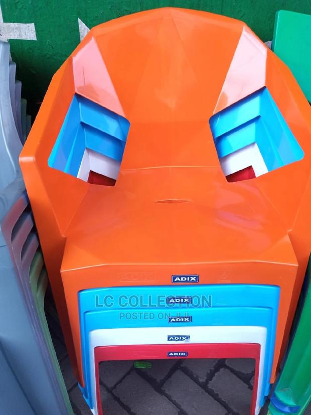 Diamonds Diamondshaped Plastic Chairs - thumbnail 2