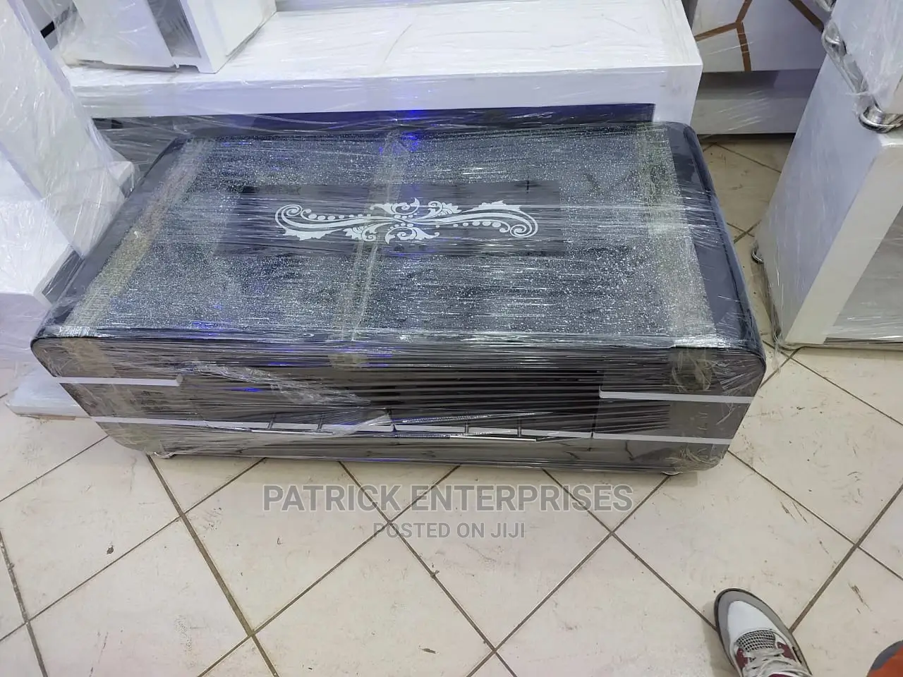 Morden Wooden Coffee Table