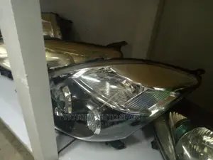 Isis Headlight Xenon 2010-2015