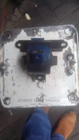 Honda ARIA/Fit Gearbox Mounting