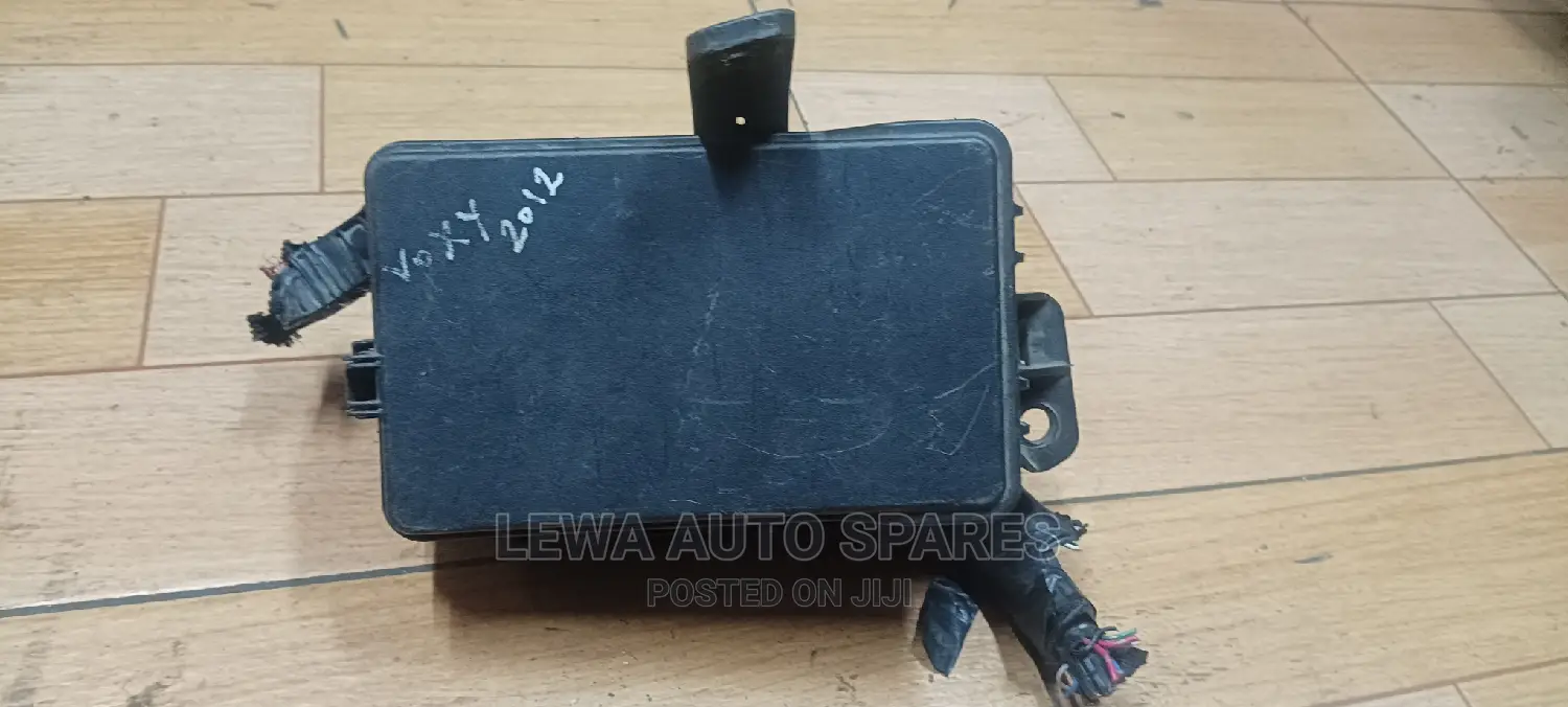 Main Fuse Box For Toyota – Ex Japan – Clean & Complete Unit