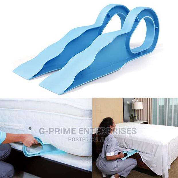 Mattress Lifter /Bed Tucker