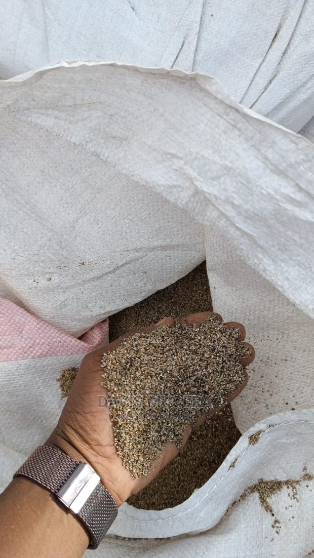 Vermiculite - Medium Size Particles in 16 Kg Bags - thumbnail 3