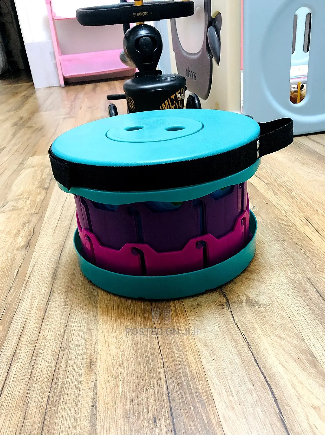 Rainbow Foldable/Retractable Stools