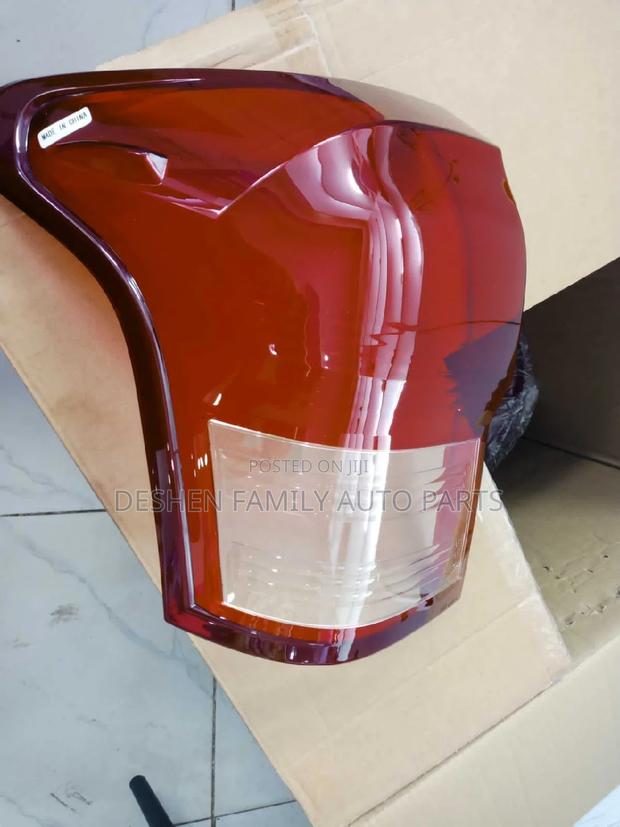 Fielder 2014 Back Lens Tail Lens
