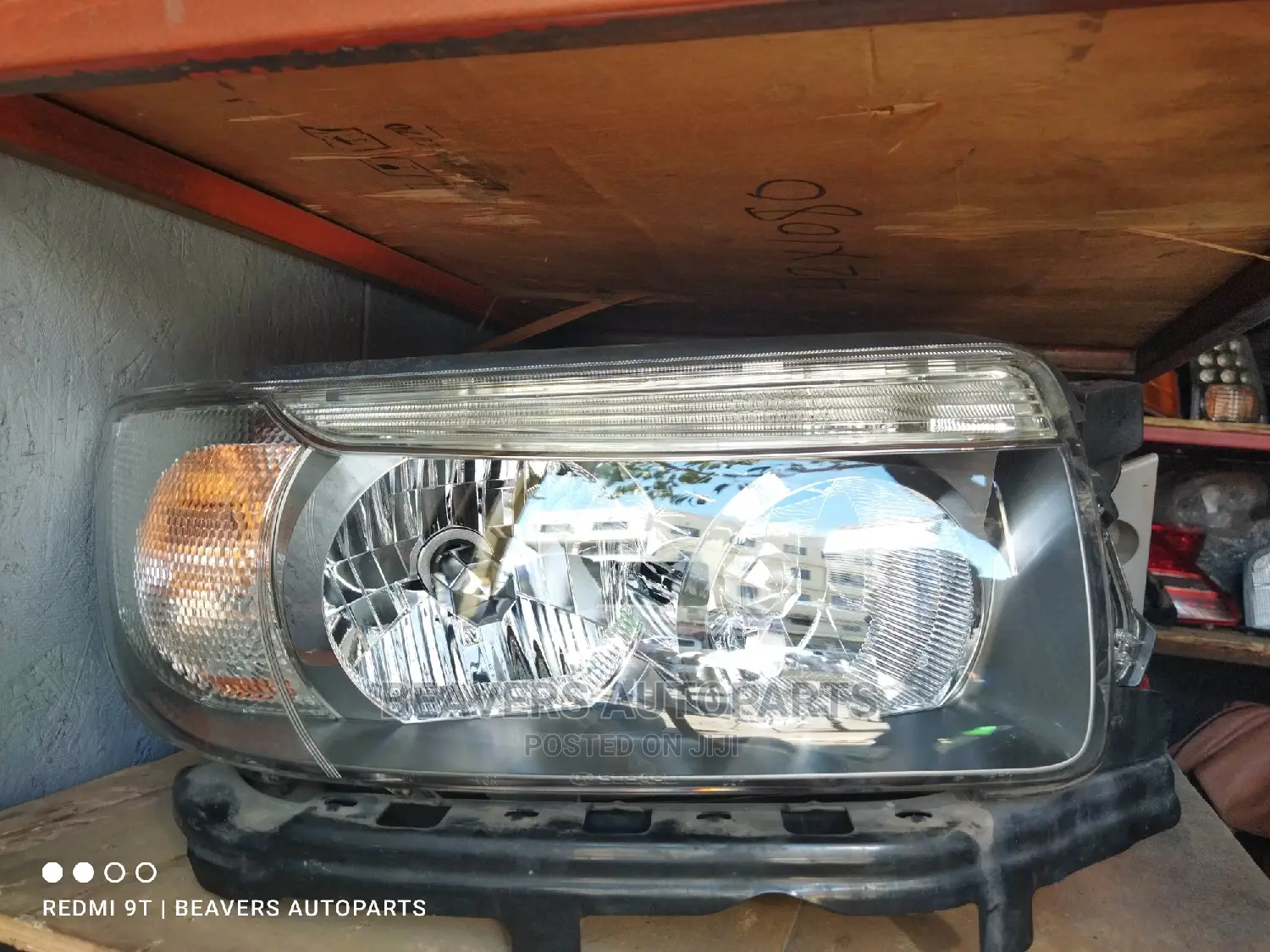 Subaru Forester SG9 Headlight