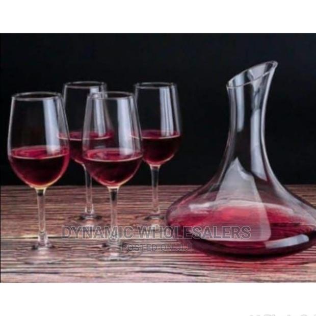 5pcs of Wine Glasses and a Decanter