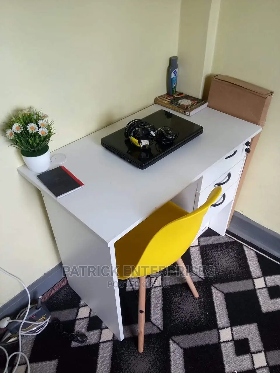 Study Desk 0.9 Mtr Plus Eames Chairs