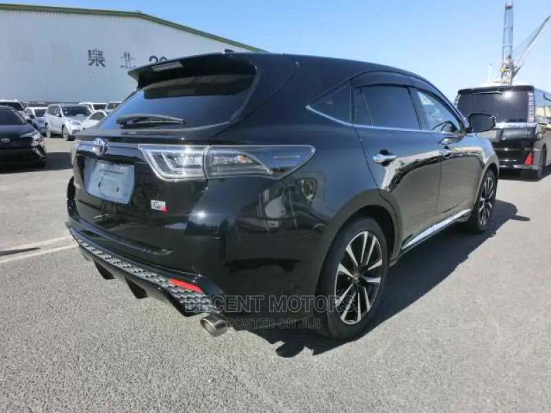Toyota Harrier 2.0 2017 Black