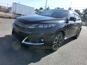 Toyota Harrier 2.0 2017 Black