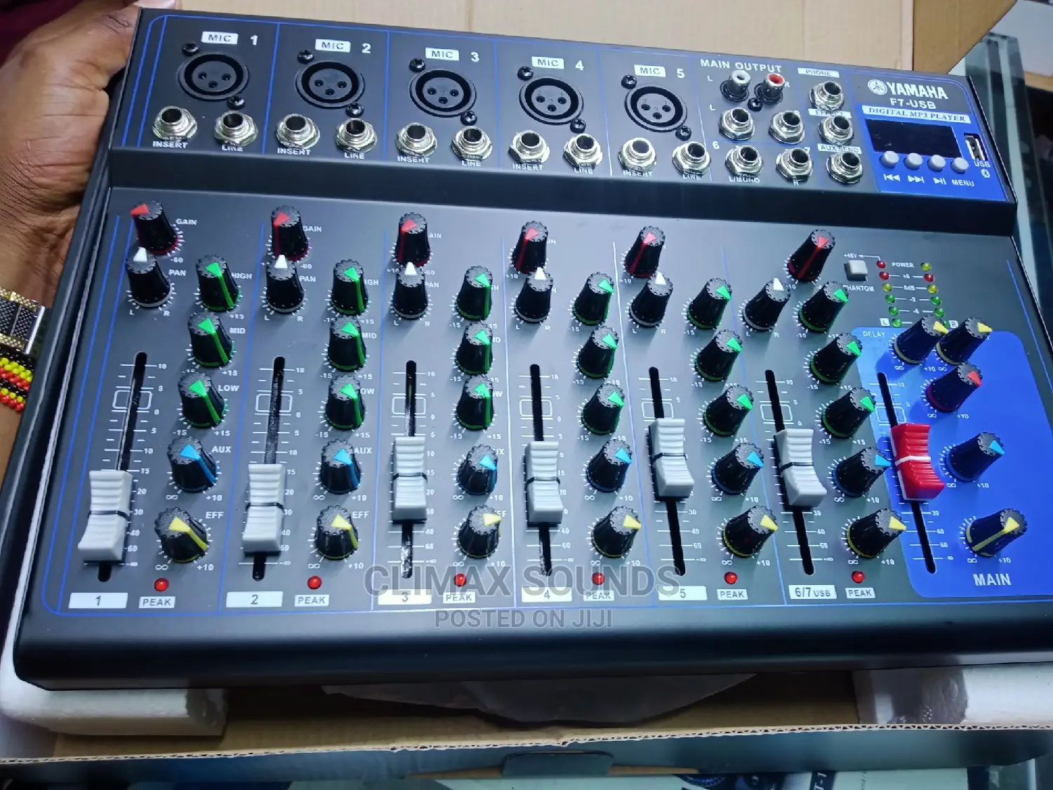 Plain Mixer 7 Channels Yamaha