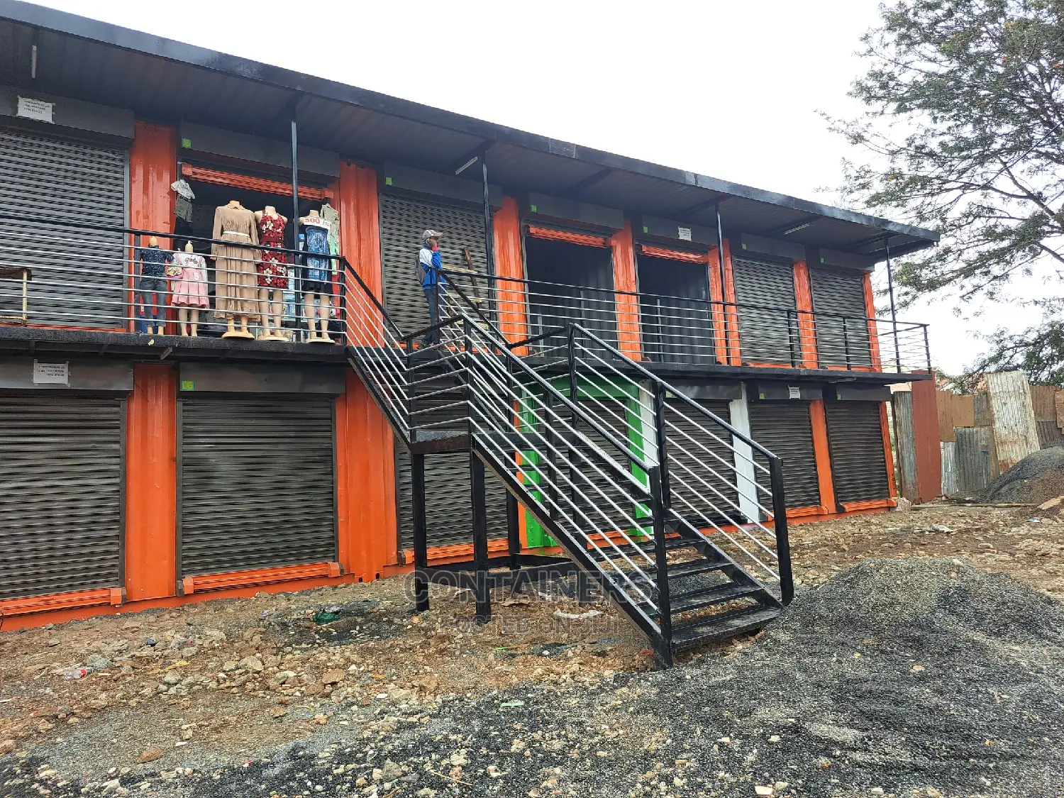Selling 40ft Container With 5 Shops