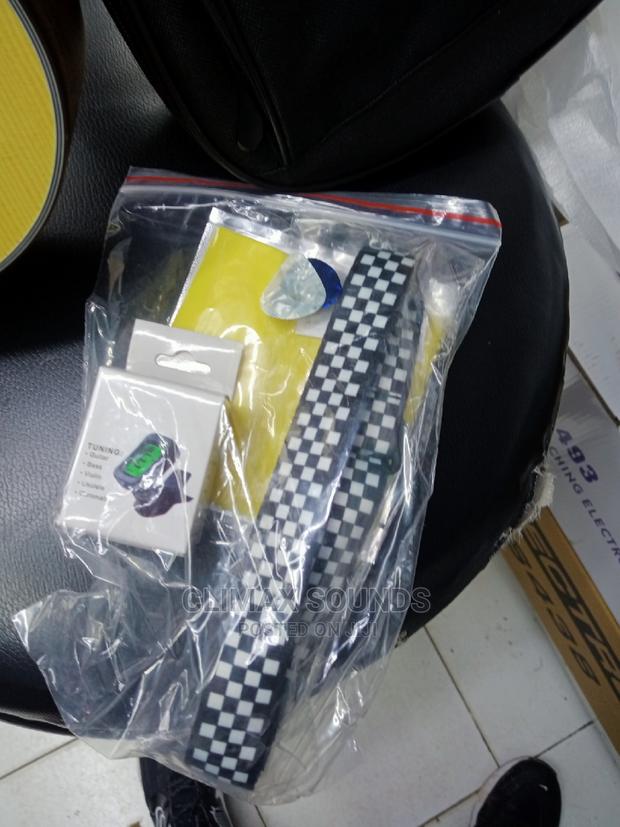 Ukulele Classic Guitar  - thumbnail 2