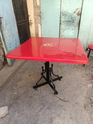 Restaurant Table Size 3 by 3 Ft