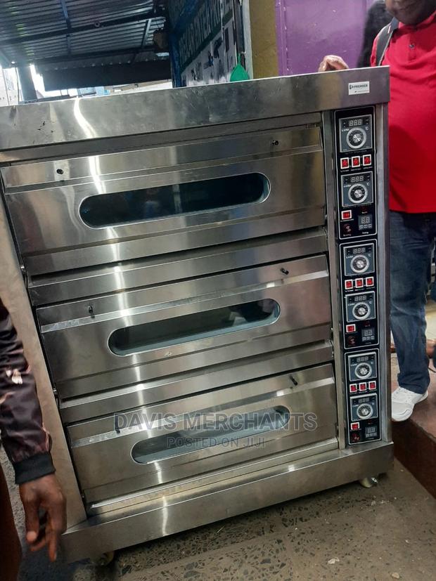 Commercial Oven With 3 Deck - main view
