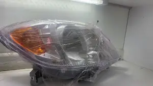 Hilux Vigo 2004 Headlamp/Headlight