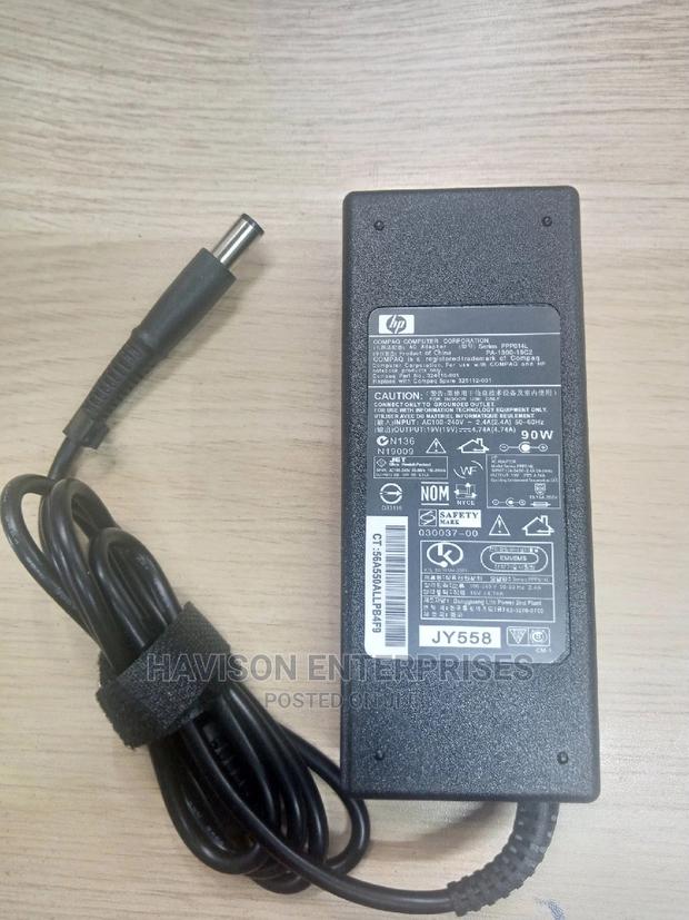 19v 4.74A HP Adapter - main view