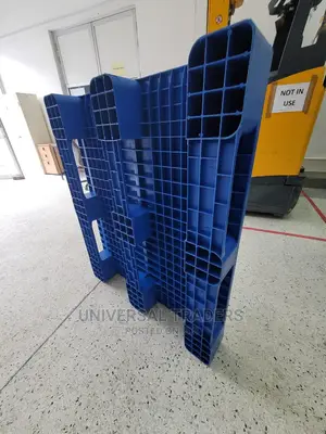 Brand New Flat Plastic Pallets