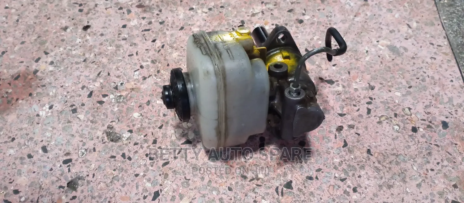 Toyota 9 L Master Cylinder