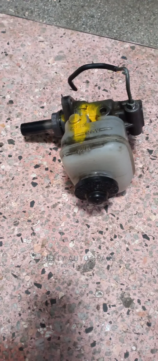Toyota 9 L Master Cylinder