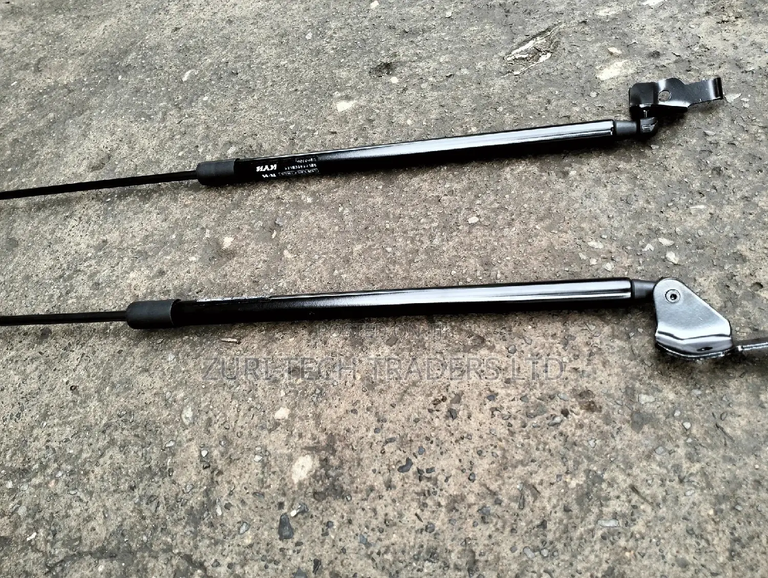 Lc200 (2020)Boot Shocks