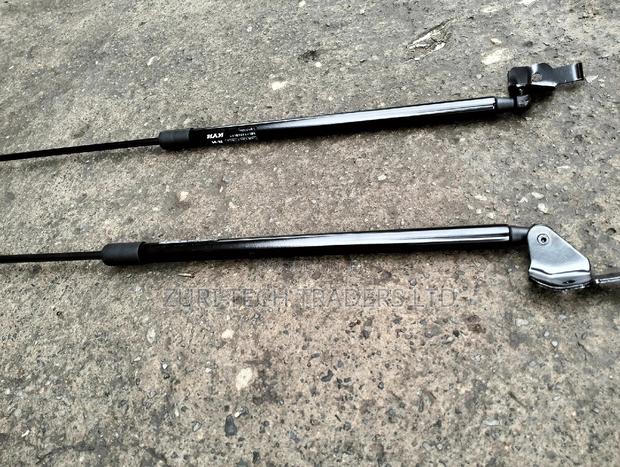 Lc200 (2020)Boot Shocks - main view