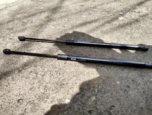 TOUAREG Bonnet Shocks
